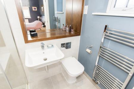 Master En-Suite