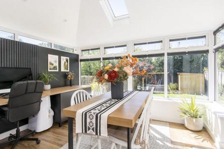 Garden/Dining Room