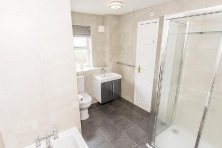 Master En-Suite