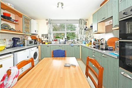 Flat 1 (First Floor)