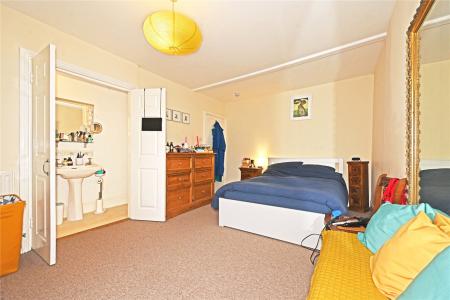 Flat 1 (First Floor)