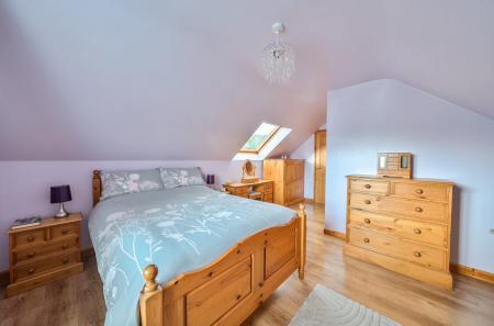 1369791-2-68fa0f7...