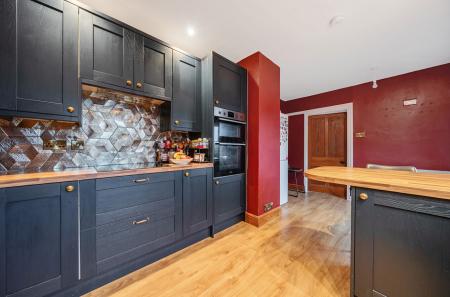 1385156-7-6938695...