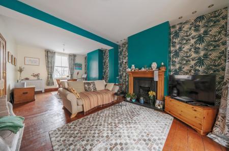 1385156-10-693869...