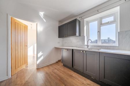 1431012-9-69b926b...