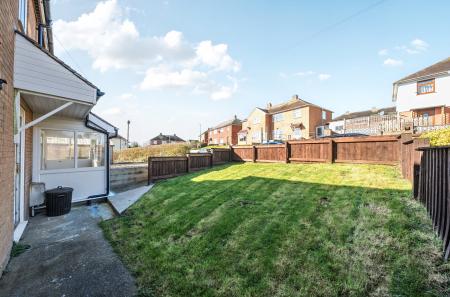 1431012-7-69b9267...