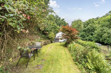 1329216-3-688781b...