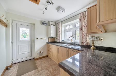 1340286-4-68a7132...