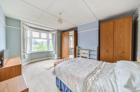 1348182-15-68c034...