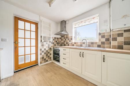 1364779-7-68ee8ff...