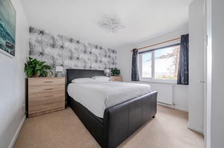 1386407-8-6932bc2...