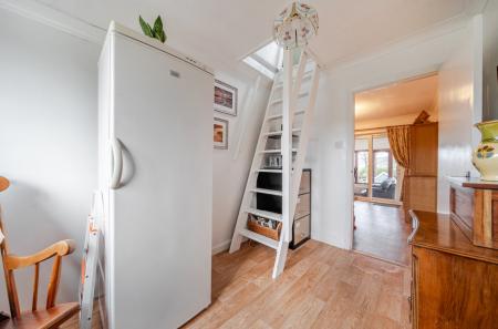 1386407-1-6932ba5...