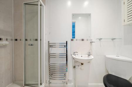 1386407-9-6932bd4...