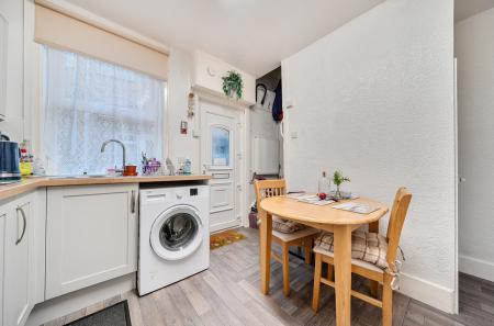 1401923-15-6970f6...