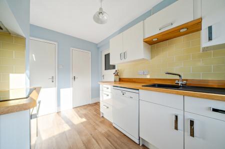 1403382-10-697a85...