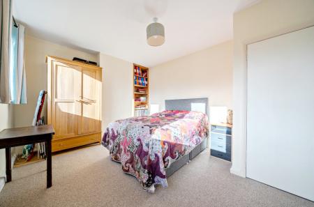 1403382-4-697a859...