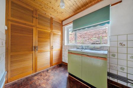 1401709-8-6972586...