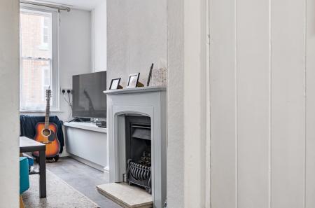 1410998-7-6994a0f...