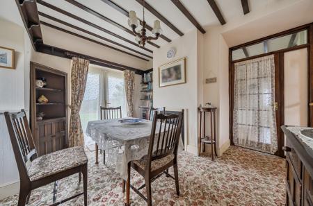 1409981-13-698b3e...