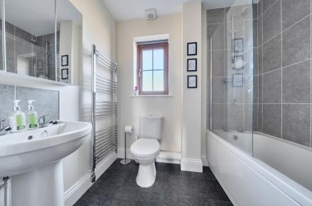 1429029-3-69b9589...