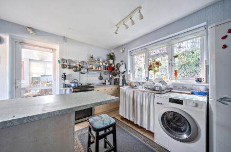 1429435-5-69b9cad...