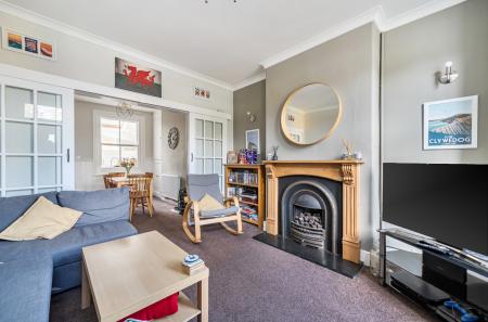 1432602-10-69c42a...