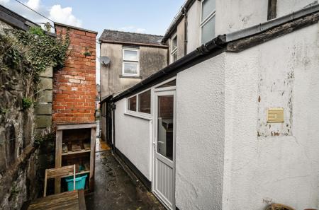 1432602-4-69c42a5...