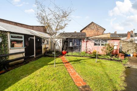 1432602-5-69c42a7...