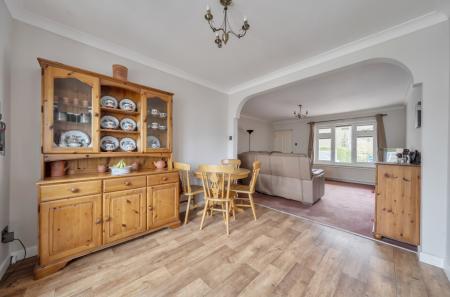 1435805-4-69d80b3...