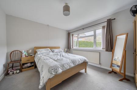 1435805-11-69d80b...