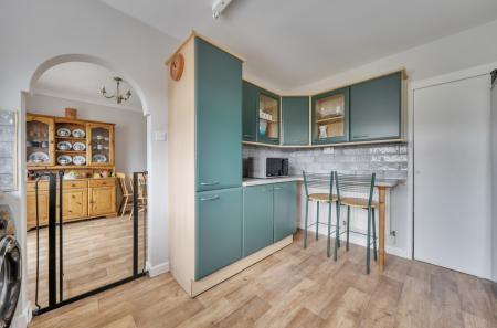 1435805-7-69d80b4...