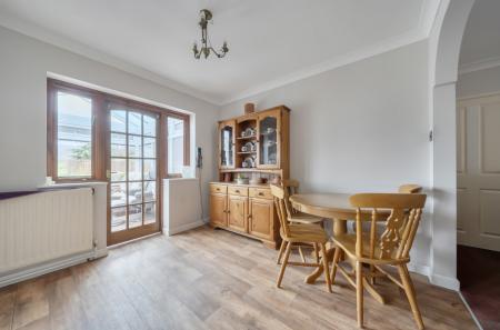 1435805-5-69d80b3...