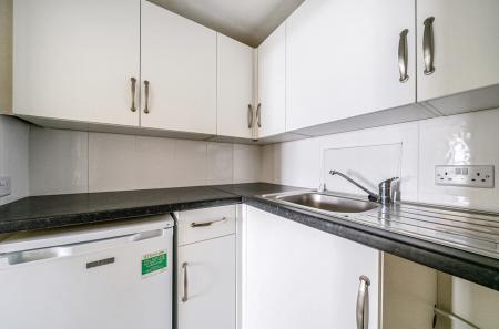 1388323-7-693869a...