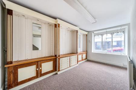 1388323-12-693869...