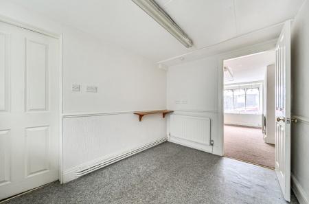 1388323-11-693869...