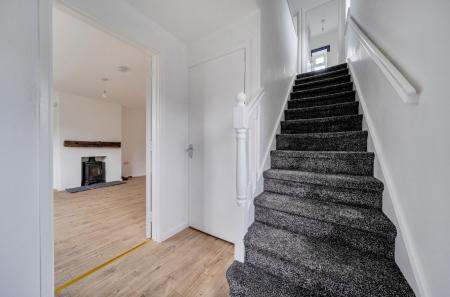 1384460-7-692d93c...