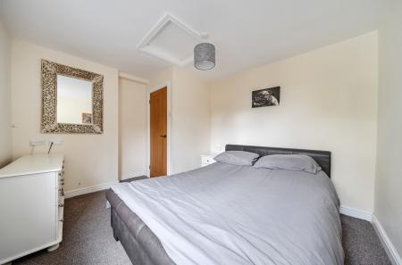 1384492-18-693c17...