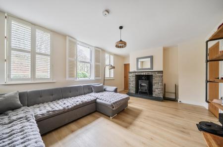 1384492-22-693c17...