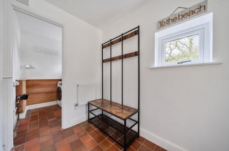 1384492-9-693c16f...