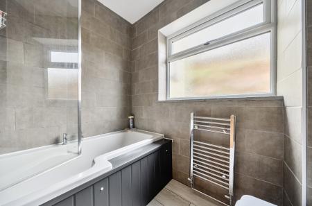 1384492-19-693c17...