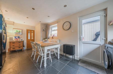 1386032-6-69386a2...