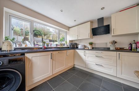 1386032-8-69386a3...