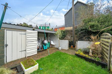 1386032-3-69386a2...