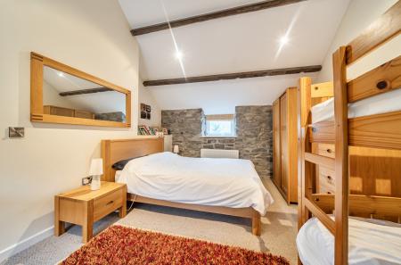 1407317-8-69809d2...