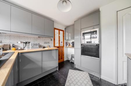 1411012-11-698a51...