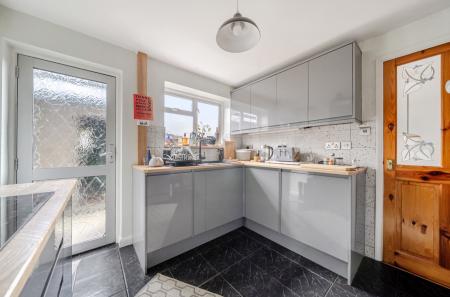 1411012-14-698a51...