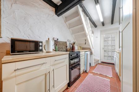 1404248-10-697258...