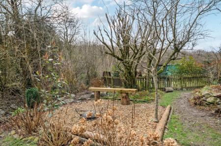 1405438-4-698a513...