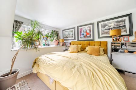 1405438-3-698a50e...