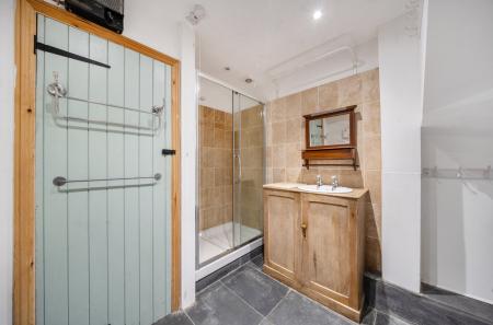 1407155-7-6985f62...